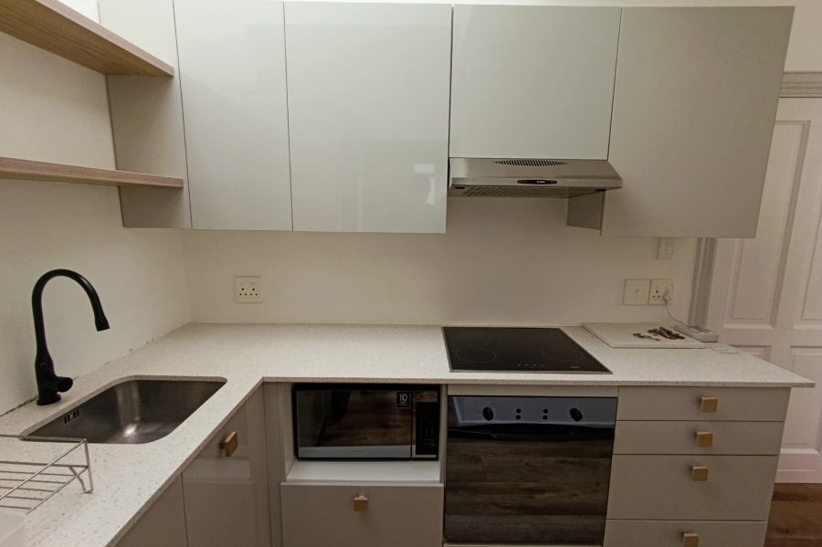 1 Bedroom Property for Sale in Sea Point Western Cape